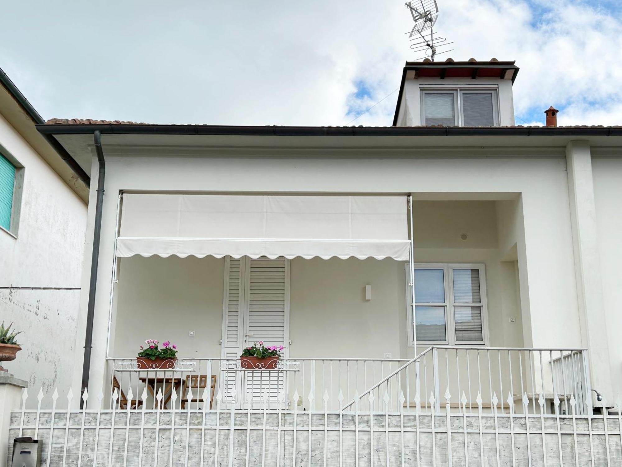 Apartmán La Casa Di Rosi Al Mare Vada Exteriér fotografie